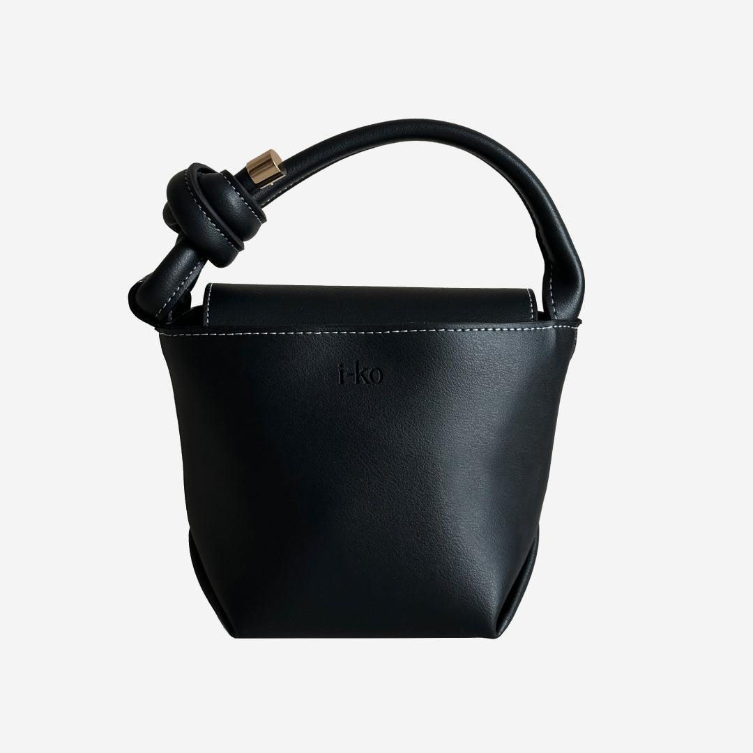 Knot a Bucket Bag